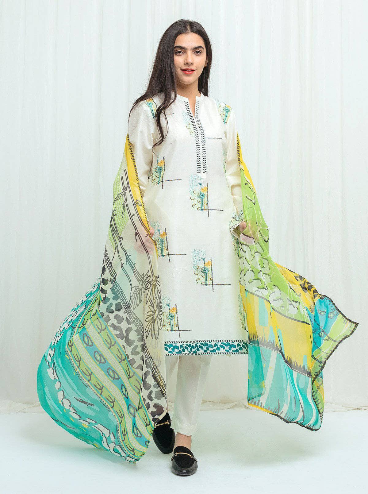 img_beechtree_lawn_2021_awwal_boutique