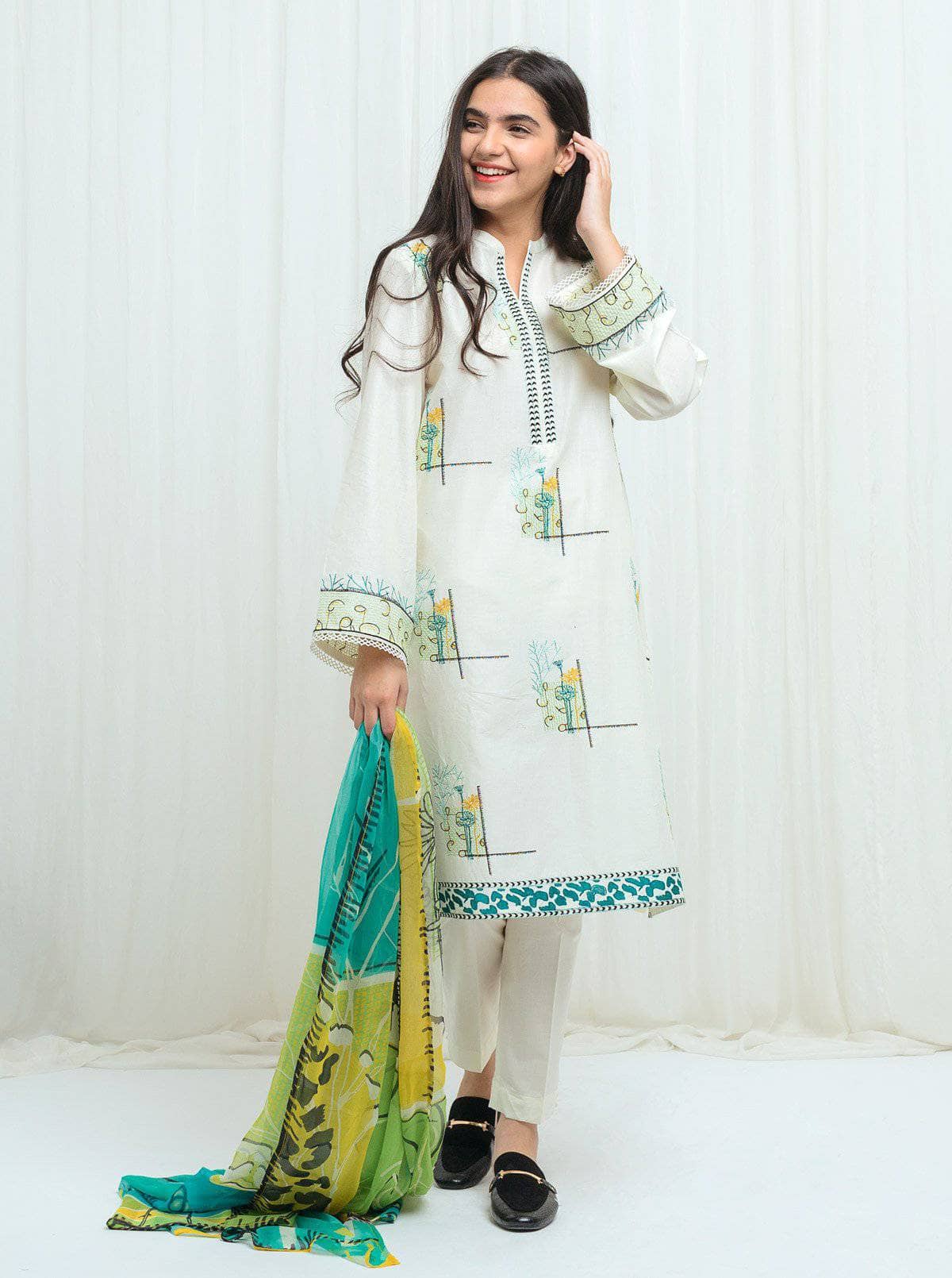 img_beechtree_lawn_2021_awwal_boutique