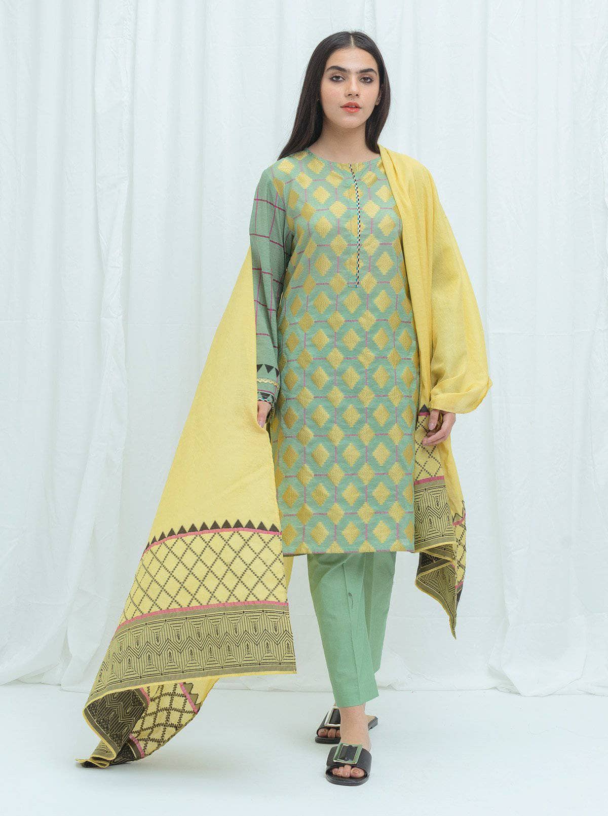 img_beechtree_lawn_2021_awwal_boutique