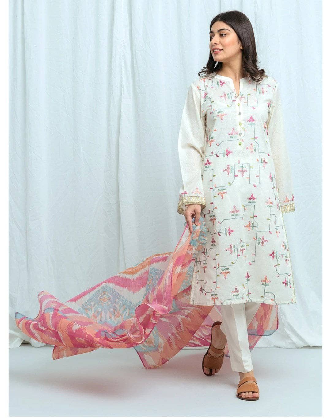 Beechtree Lawn 2021/Vol 4/Chalky White-Embroidered-2P