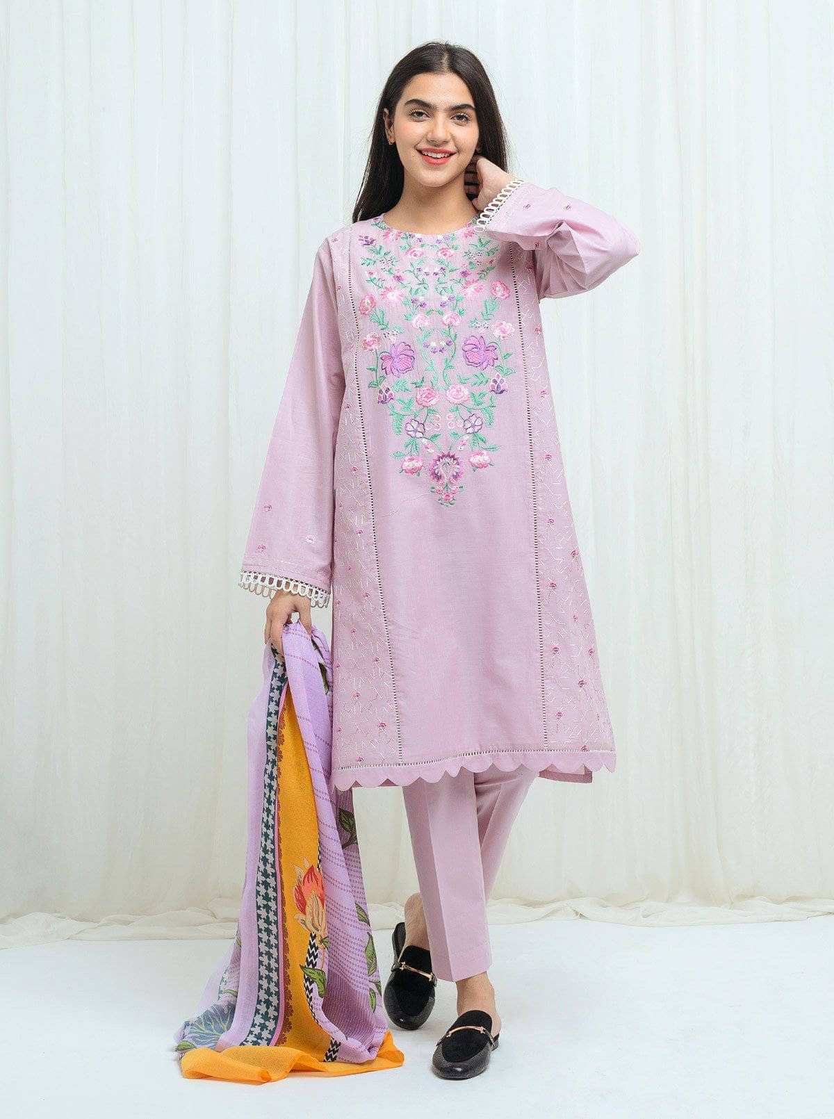 img_beechtree_lawn_2021_awwal_boutique