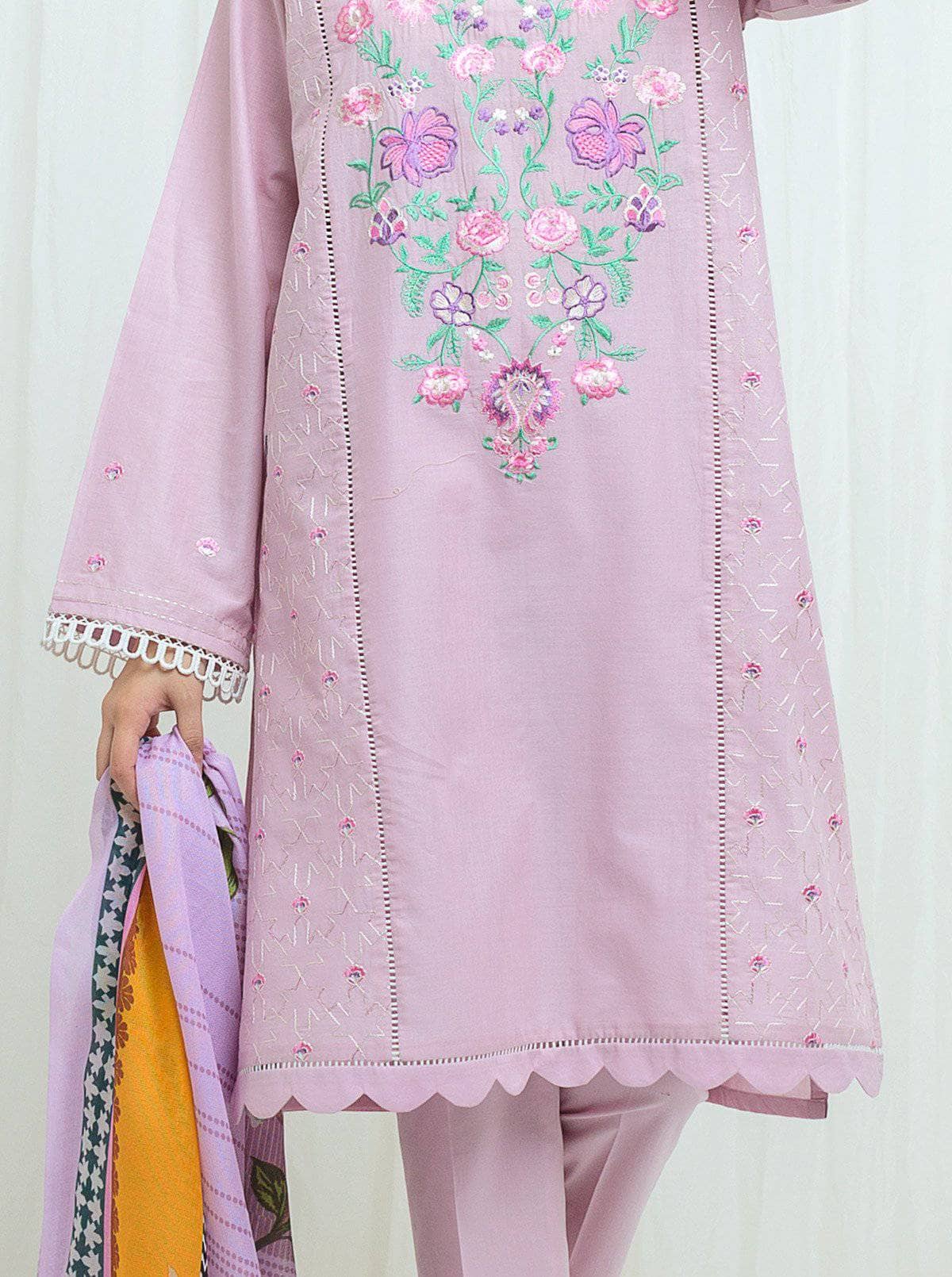 img_beechtree_lawn_2021_awwal_boutique