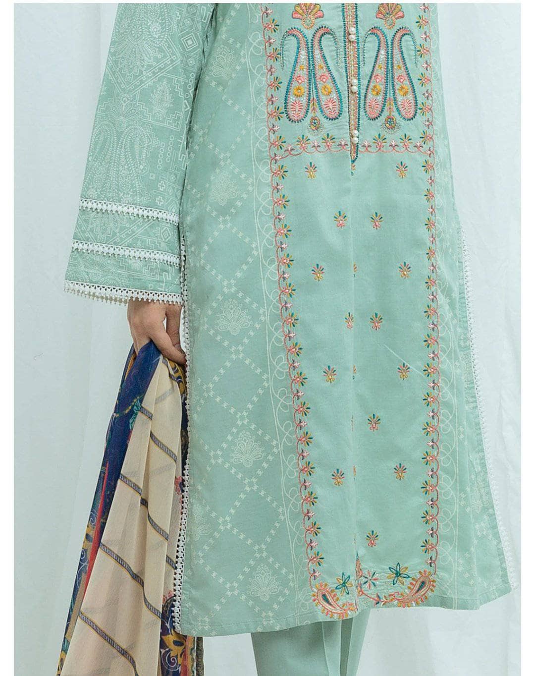 img_beechtree_lawn_2021_awwal_boutique