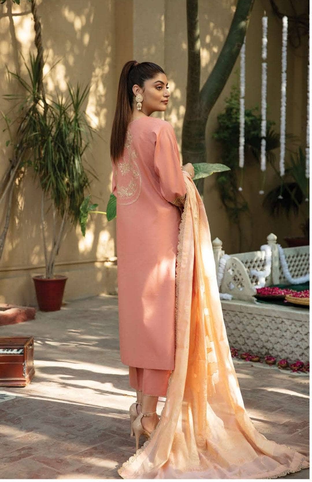 img_bin_ilyas_dastak_lawn_22_awwal_boutique