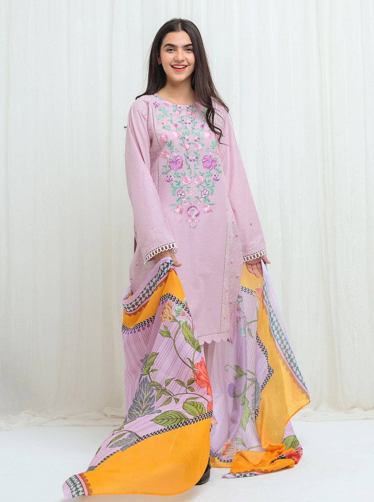 img_beechtree_lawn_2021_awwal_boutique