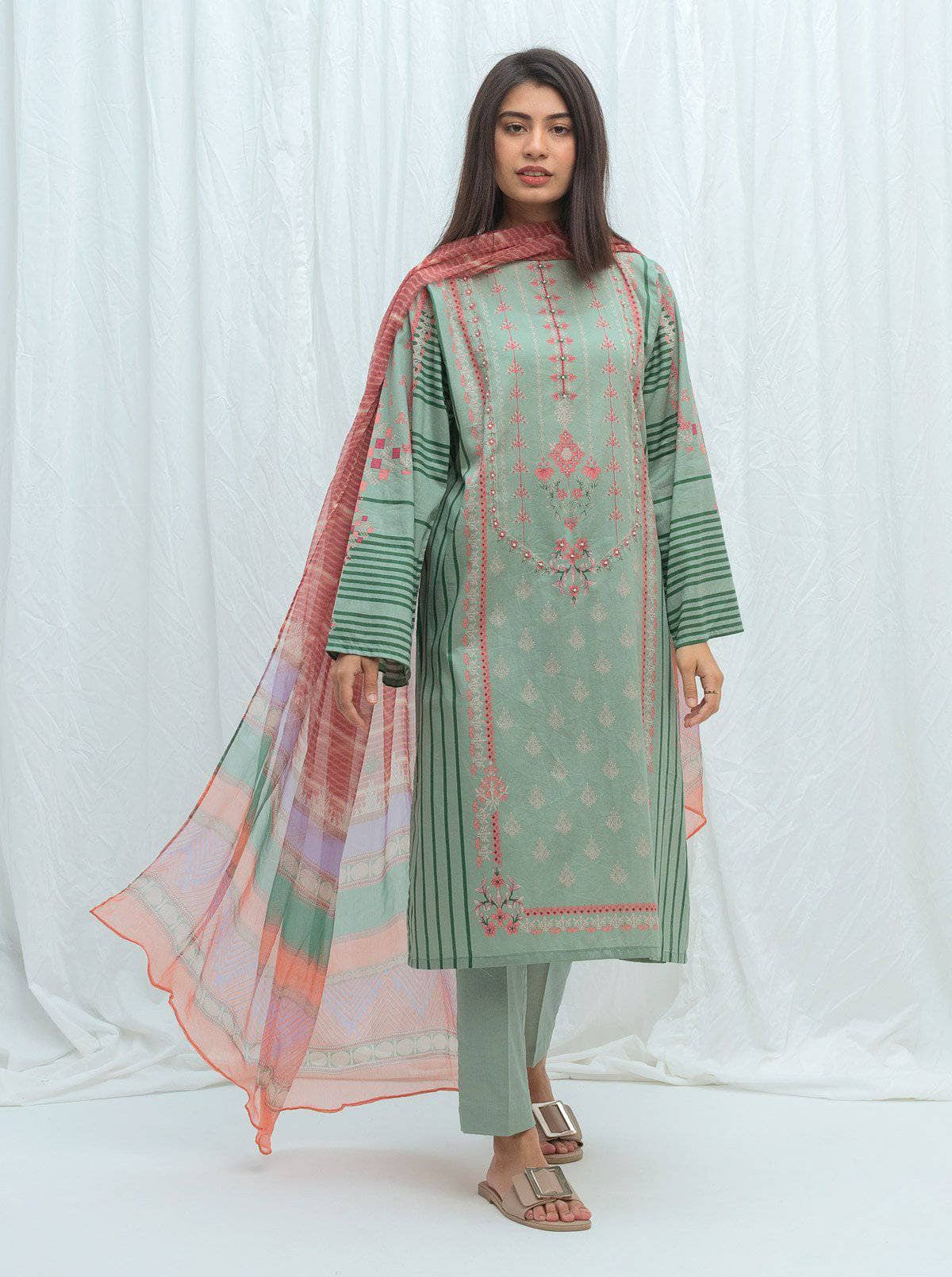 img_beechtree_lawn_2021_awwal_boutique