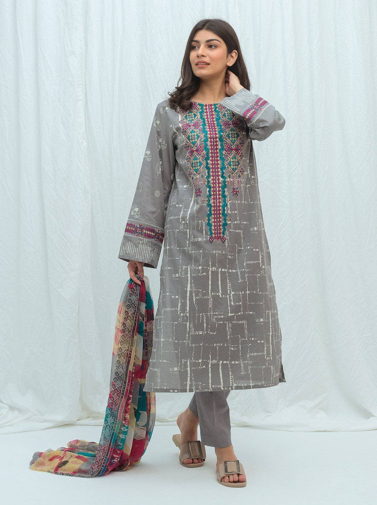 img_beechtree_lawn_2021_awwal_boutique