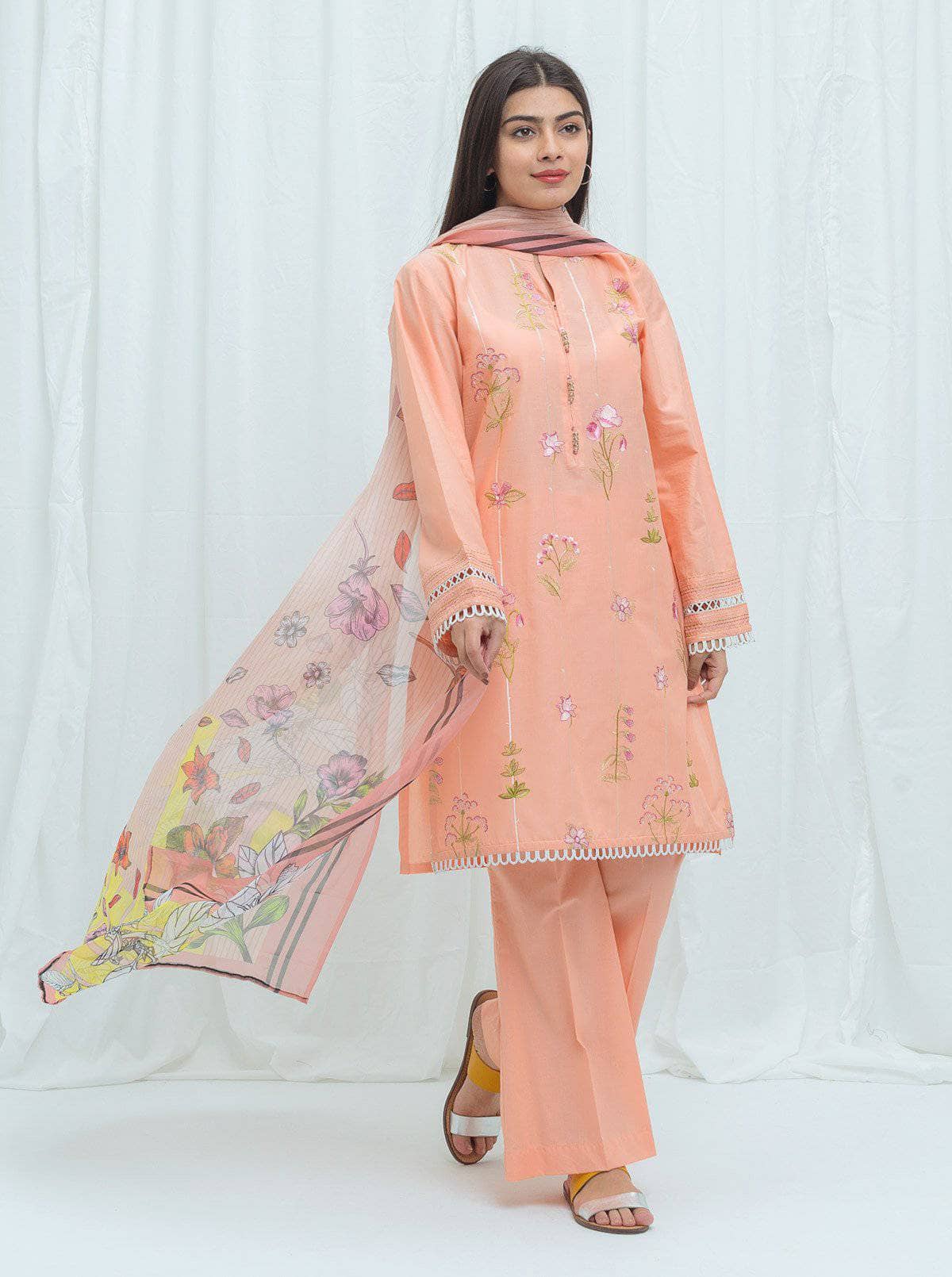 img_beechtree_lawn_2021_awwal_boutique