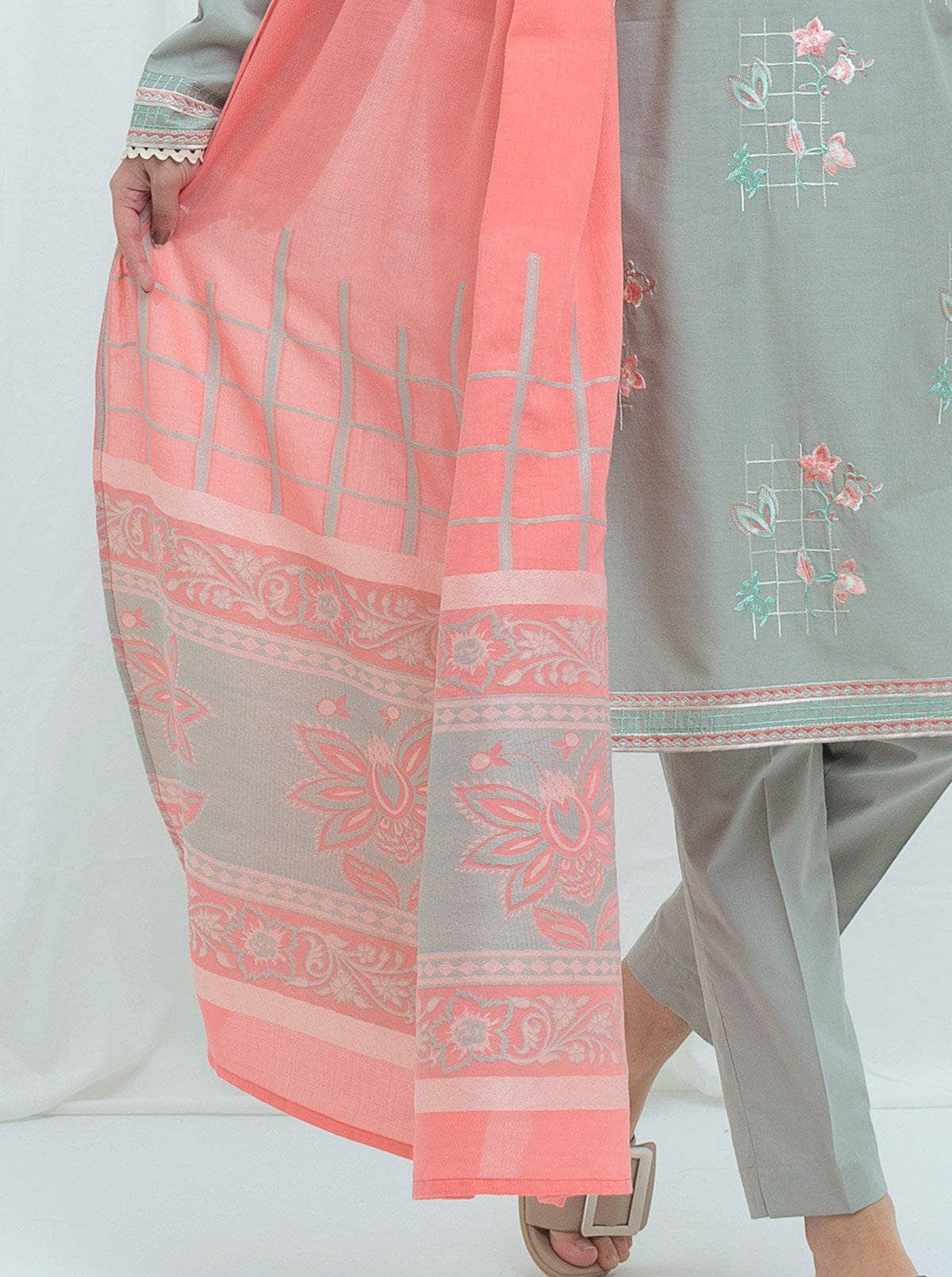 img_beechtree_lawn_2021_awwal_boutique