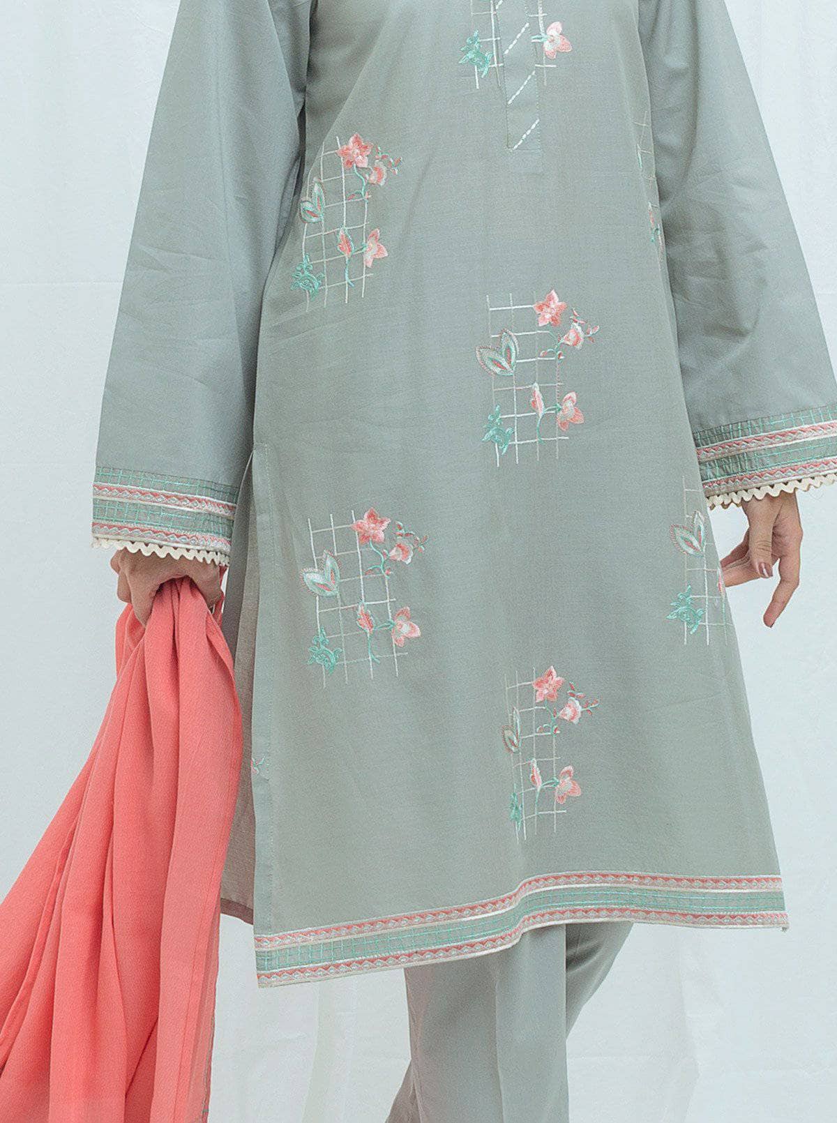 img_beechtree_lawn_2021_awwal_boutique