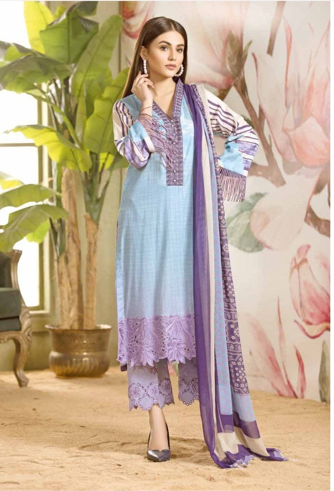 img_charizma_infinity_lawn_2021_awwal_boutique