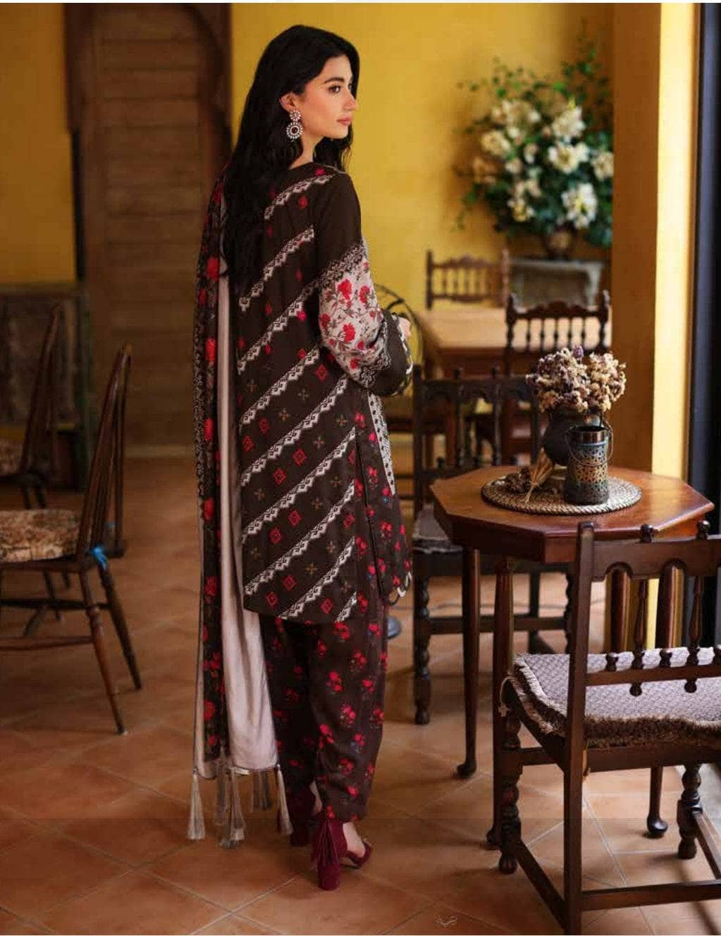 img_charizma_c_prints_viscose_slub_awwal_boutique