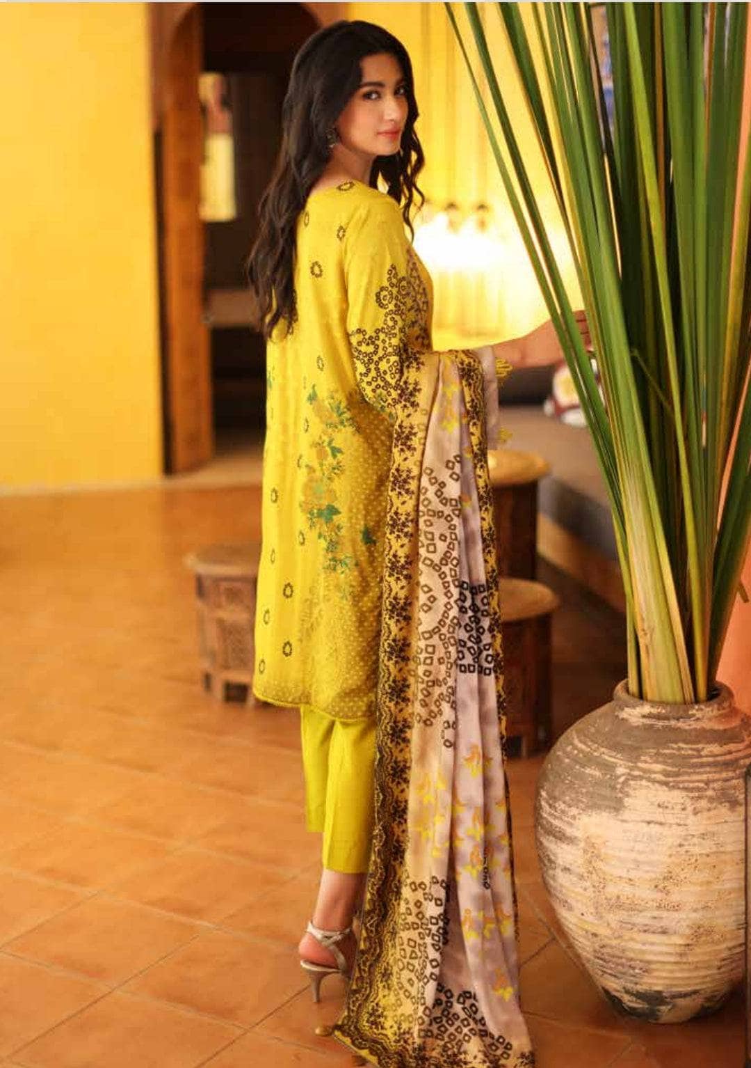 img_charizma_c_prints_viscose_slub_awwal_boutique