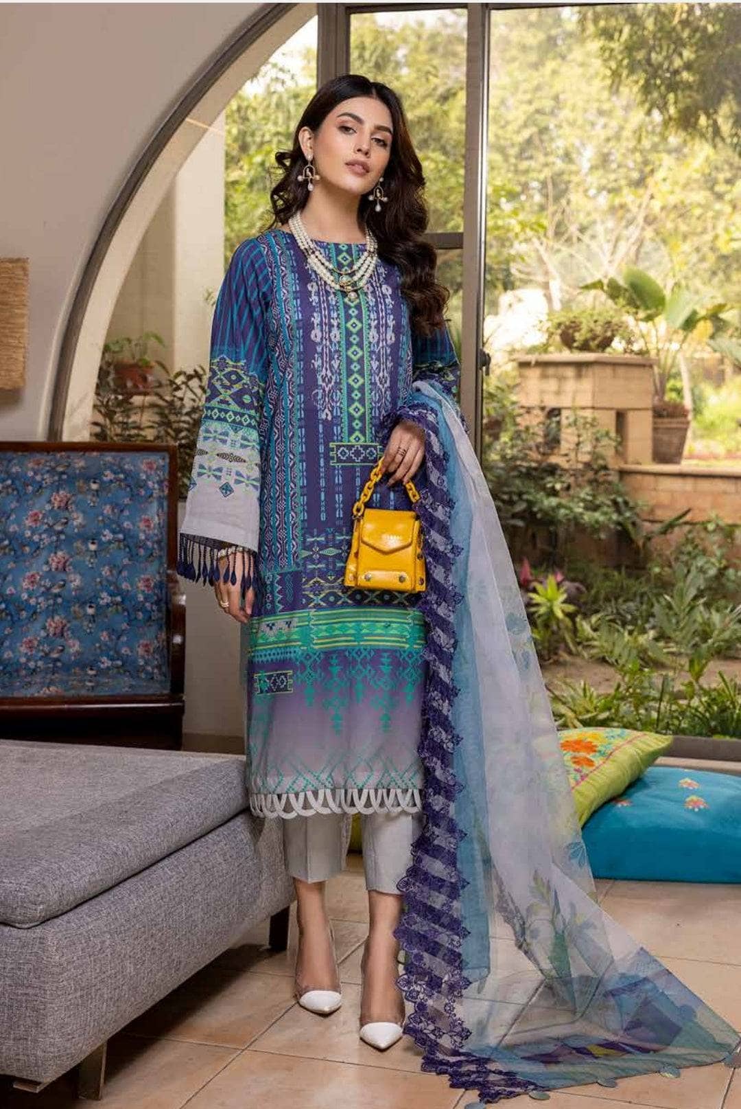 img_charizma_aniiq_vol1_awwal_boutique