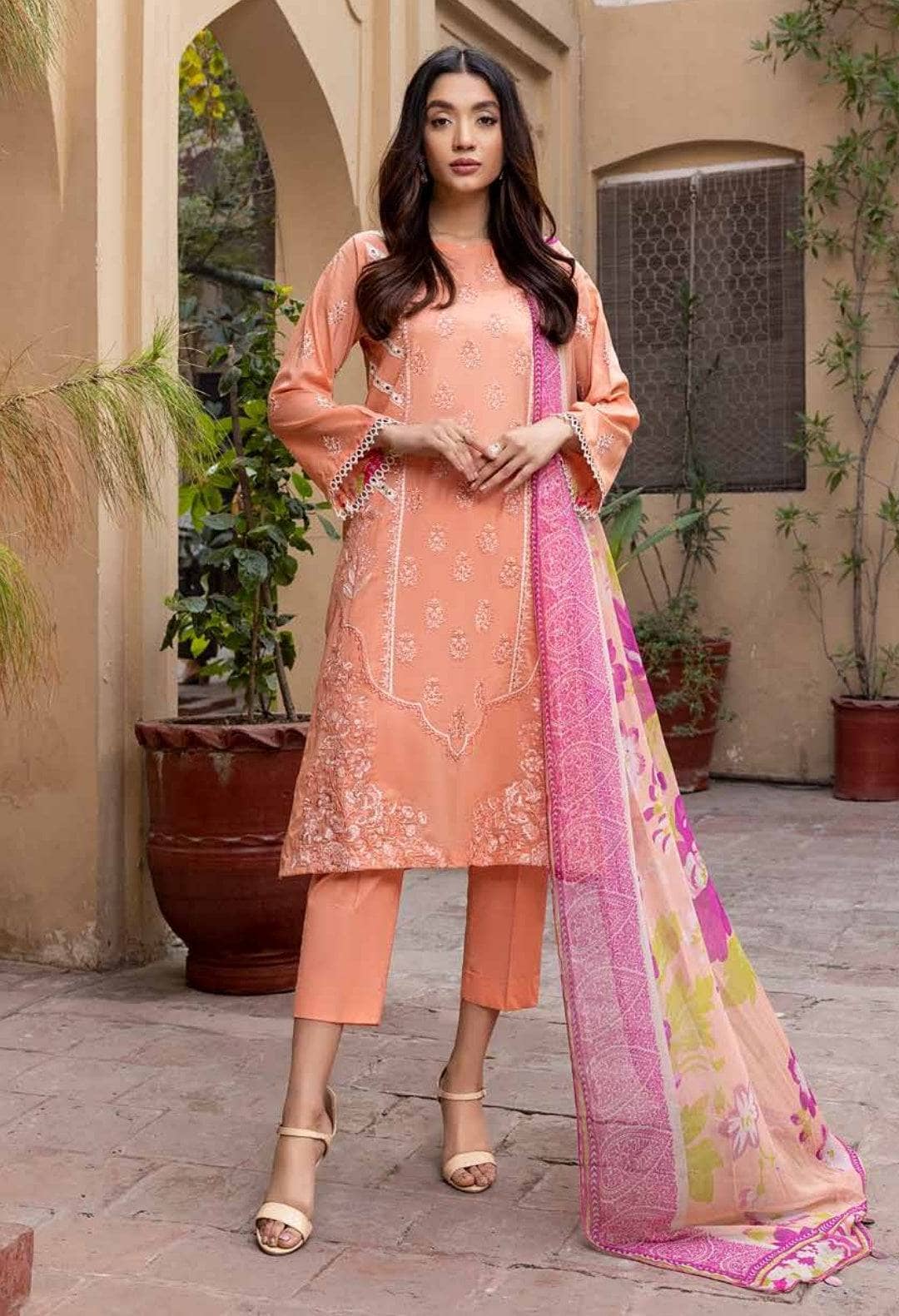 img_charizma_embroidered_lawn_22_awwal_boutique