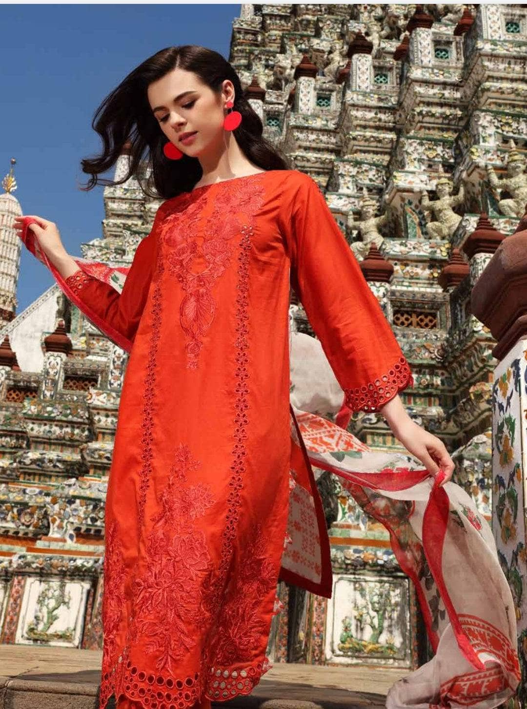 img_charizma_embroidered_lawn_22_awwal_boutique