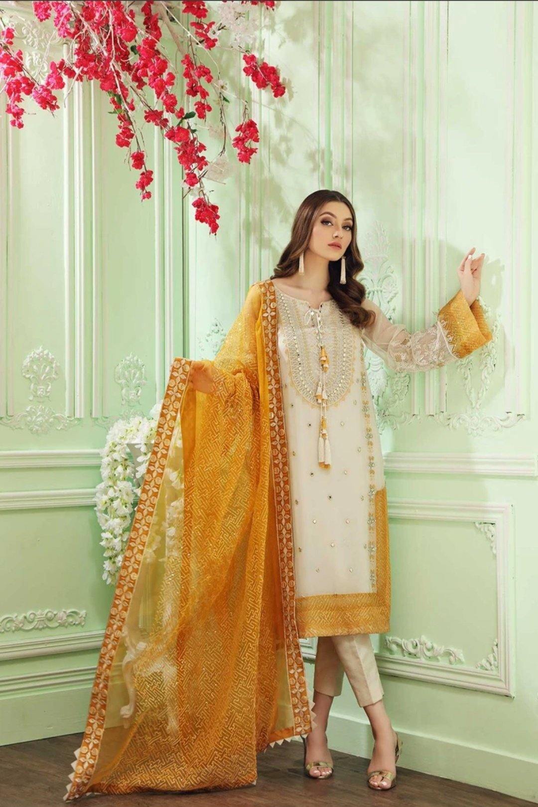img_charizma_celine_embroidered_chiffon_awwal_boutique