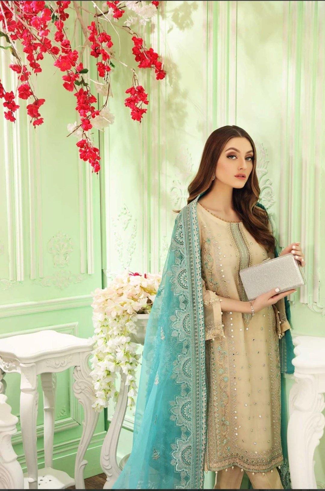 img_charizma_celine_embroidered_chiffon_awwal_boutique