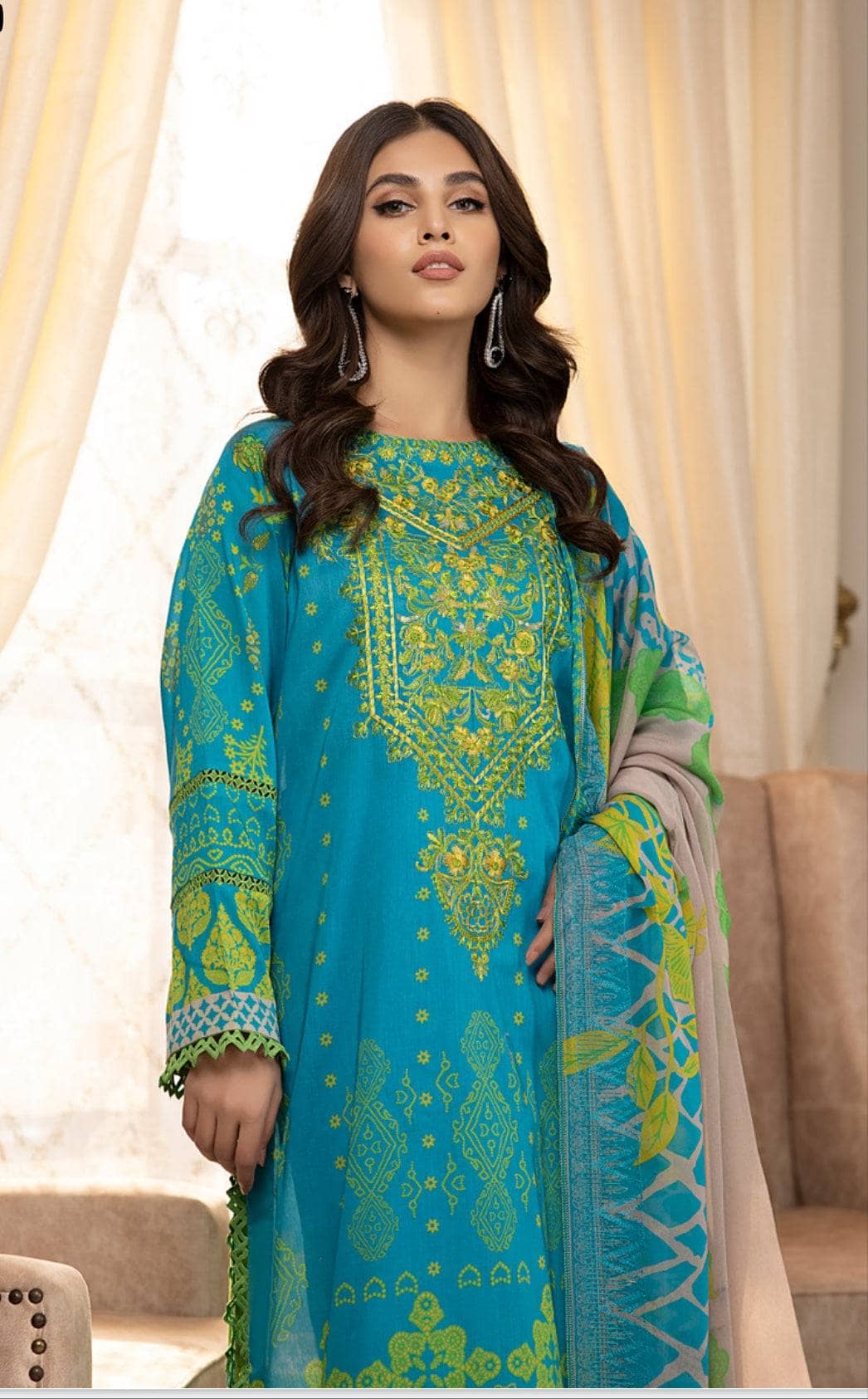 img_charizma_combination_lawn_awwal_boutique_awwal_boutique