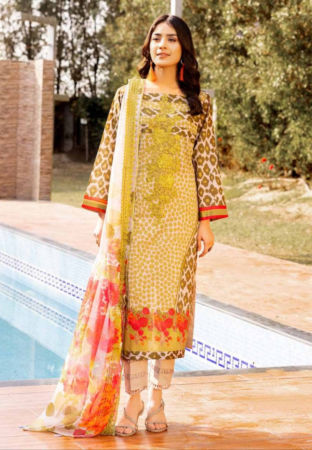 img_charizma_combination_lawn_23_awwal_boutique