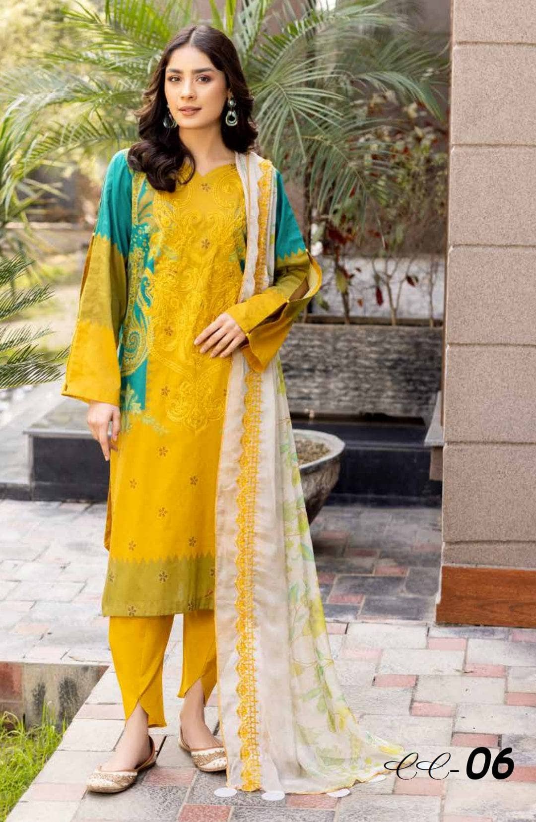 img_charizma_combination_lawn_23_awwal_boutique