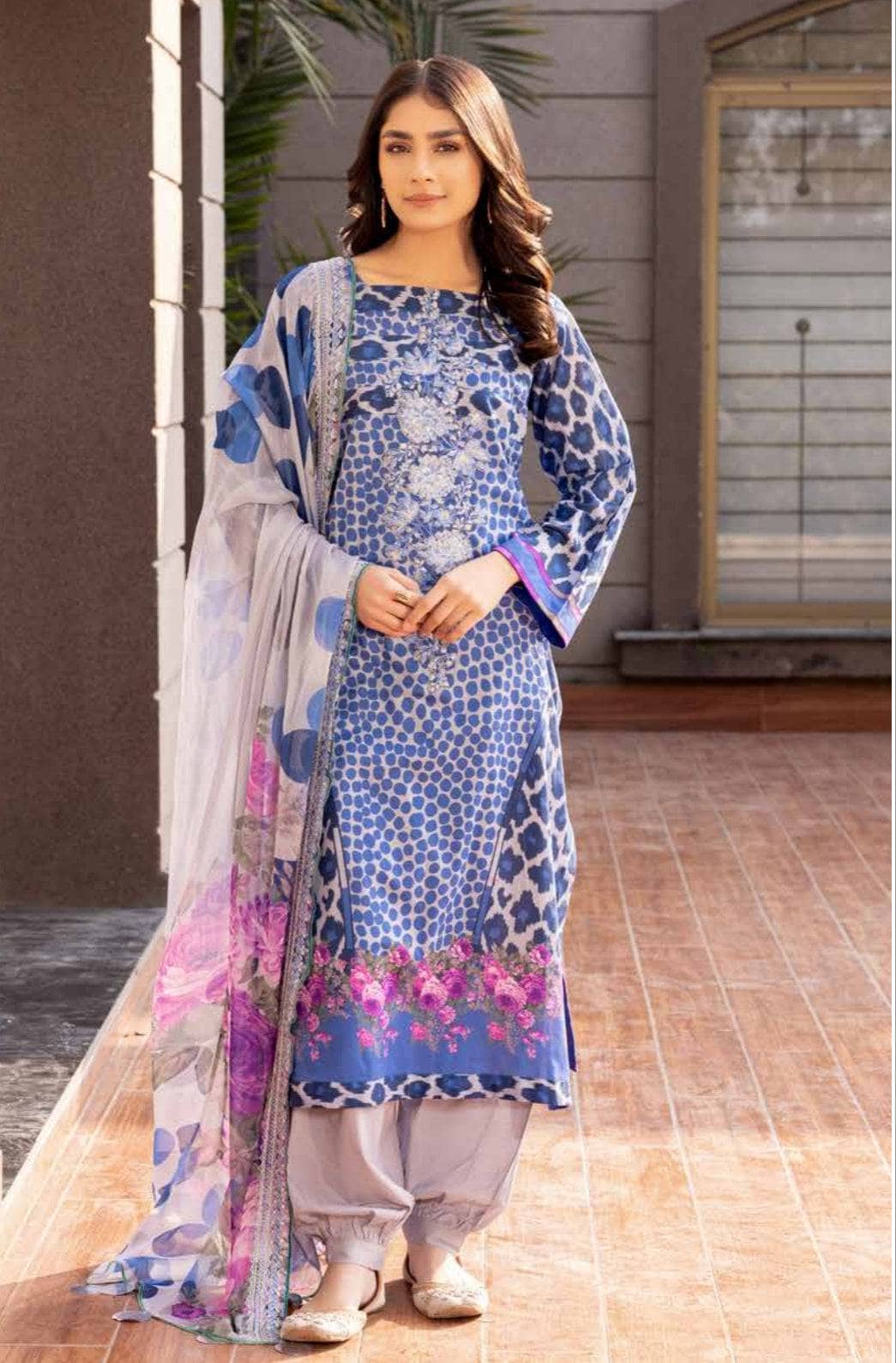 img_charizma_combination_lawn_23_awwal_boutique