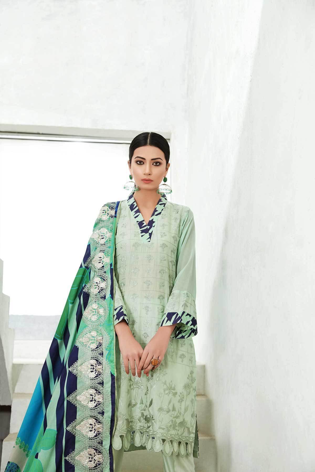img_charizma_naranji_lawn_collection_awwal_boutique