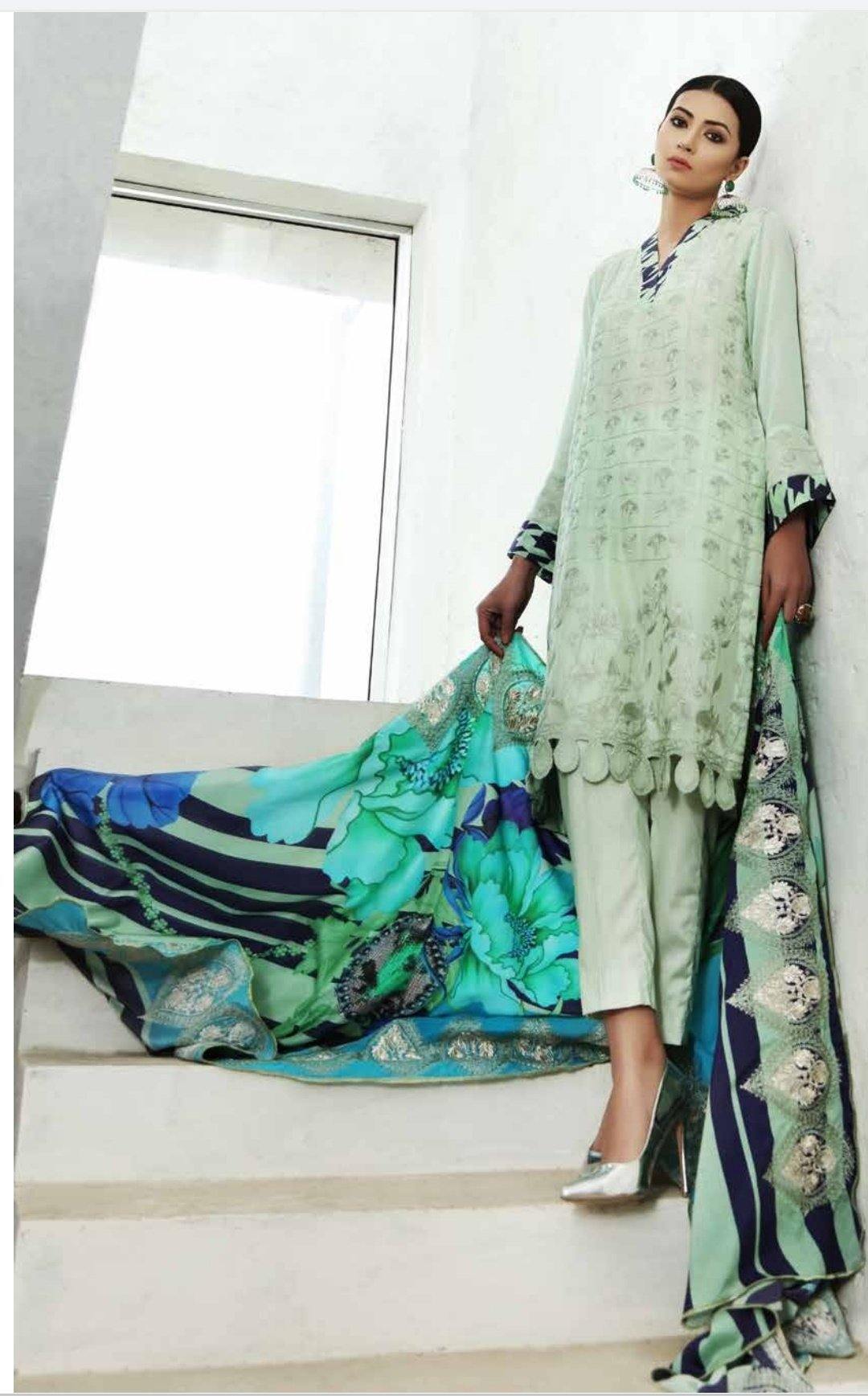 img_charizma_naranji_lawn_collection_awwal_boutique