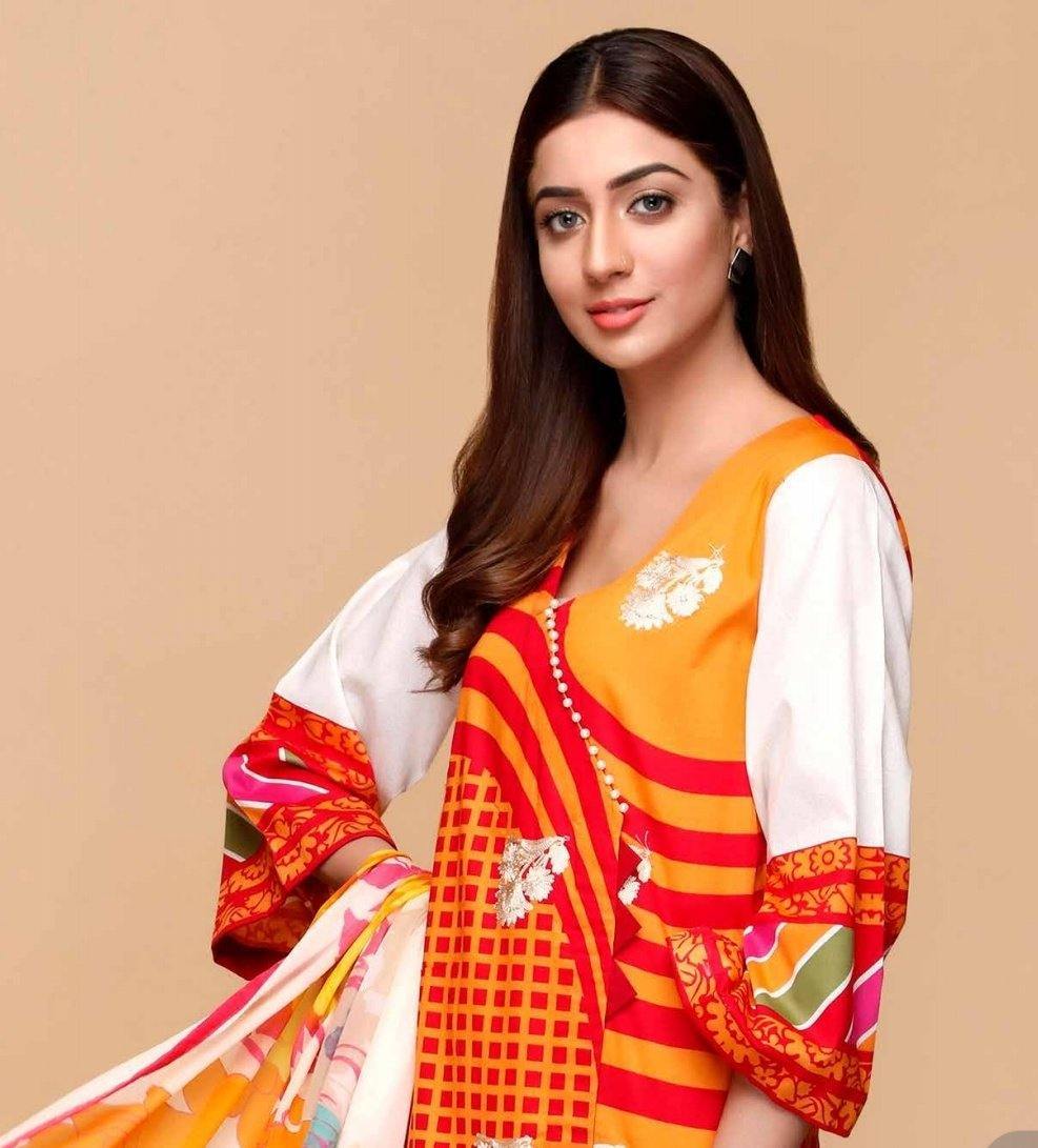 img_charizma_yellow_series_lawn_awwal_boutique