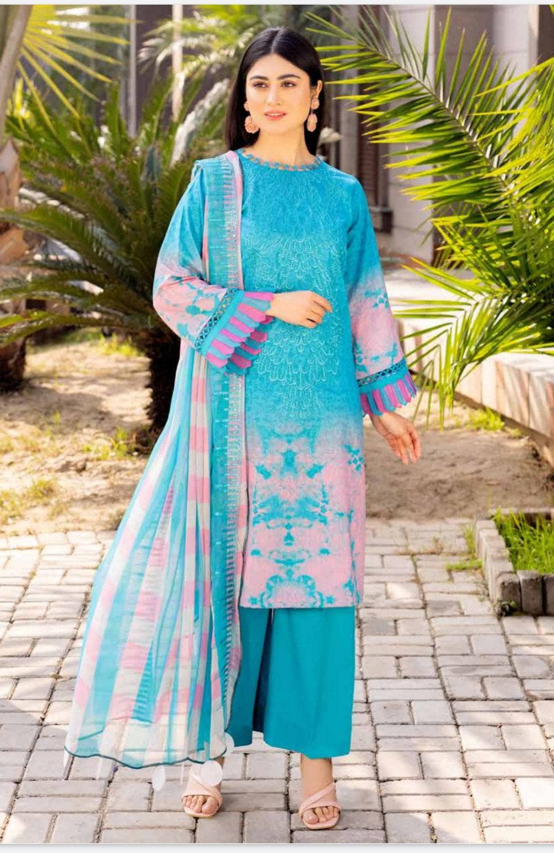 img_charizma_combination_lawn_23_awwal_boutique