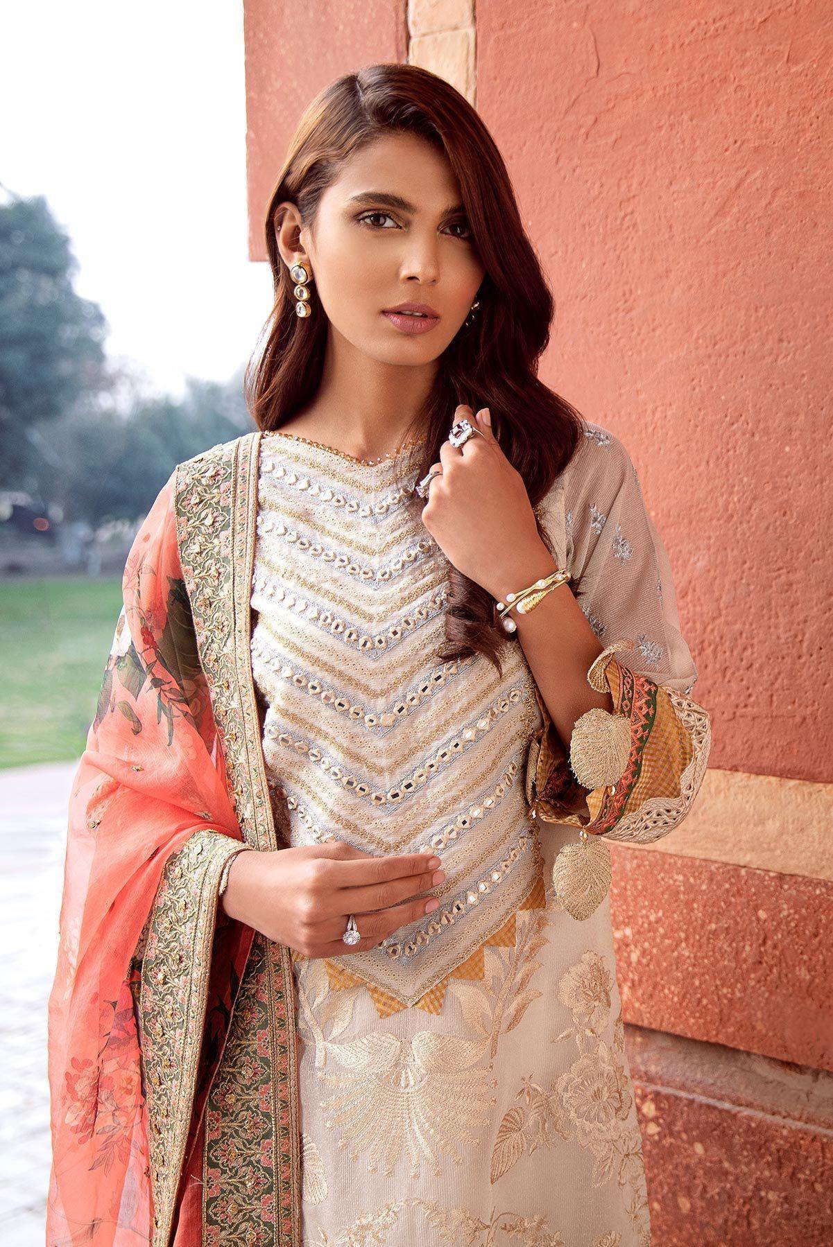 img_charizma_signature_lawn_collection_awwal_boutique
