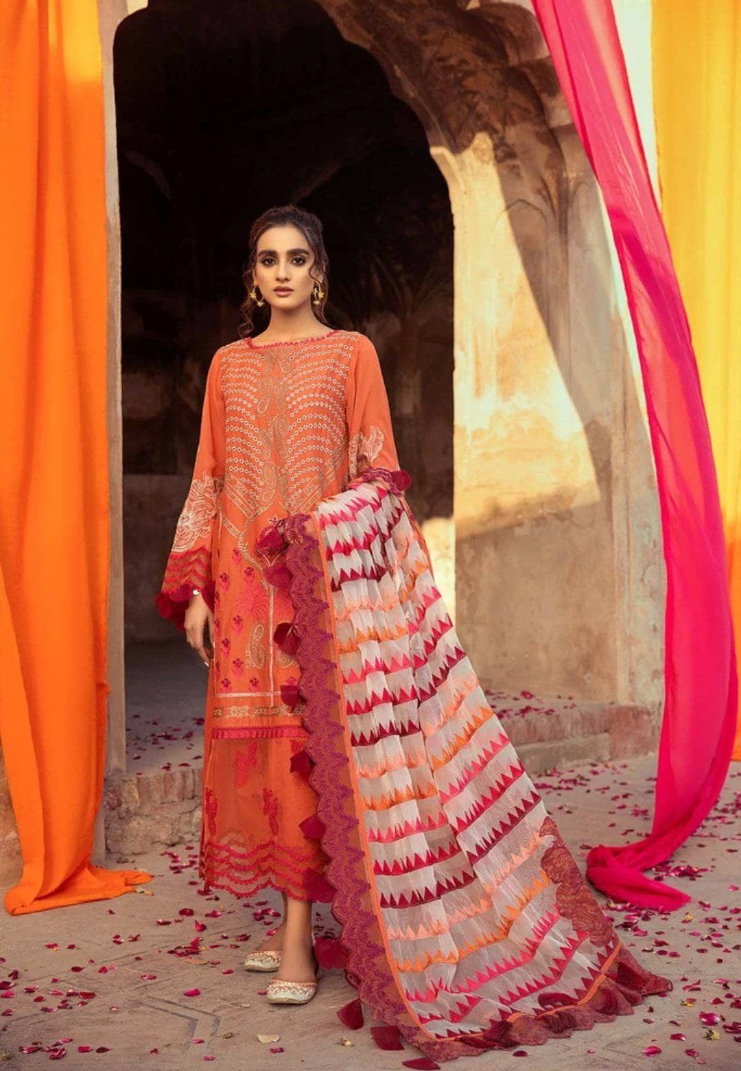 img_charizma_signature_lawn_2021_awwal_boutique