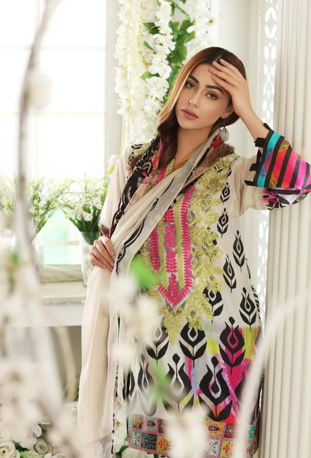 img_charizma_aniiq_lawn_2021_awwal_boutique