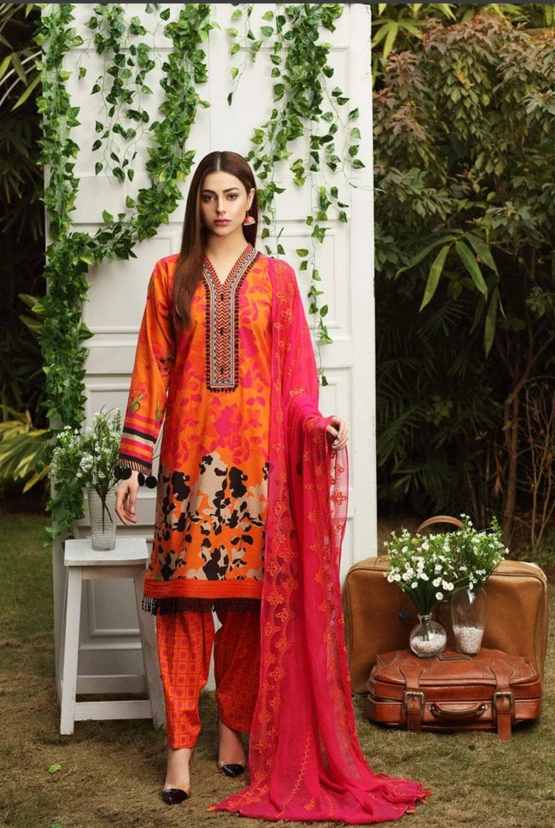 img_charizma_aniiq_lawn_2021_awwal_boutique