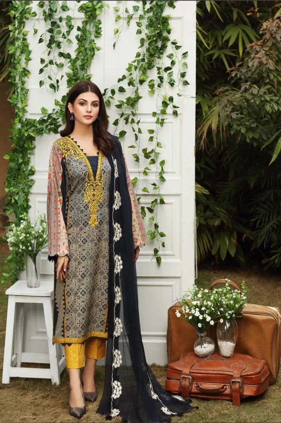 img_charizma_aniiq_lawn_2021_awwal_boutique