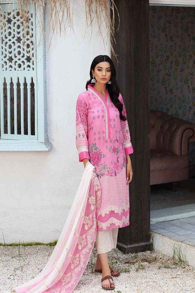 img_charizma_naranji_lawn_2021_awwal_boutique