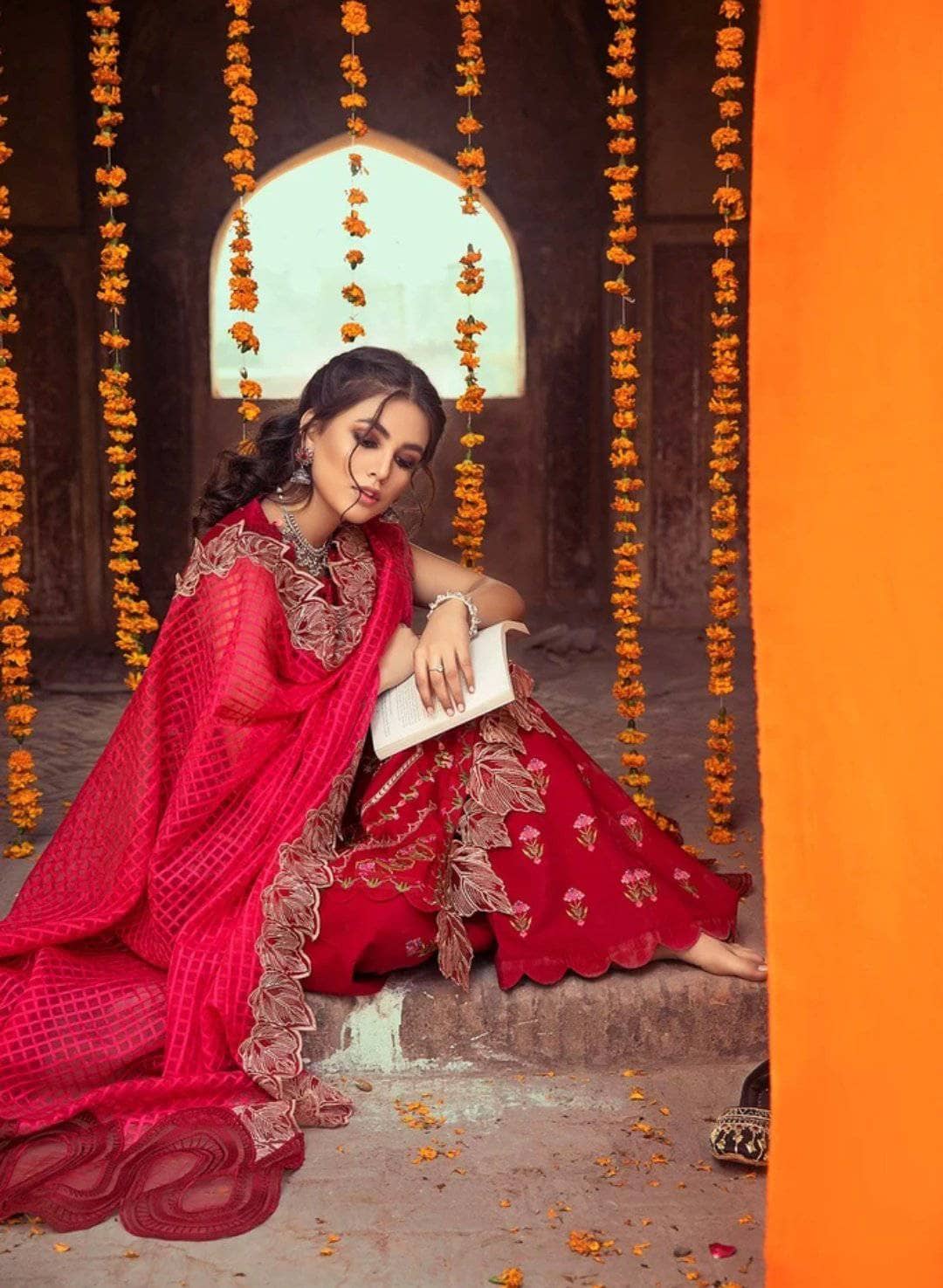 img_charizma_signature_lawn_2021_awwal_boutique