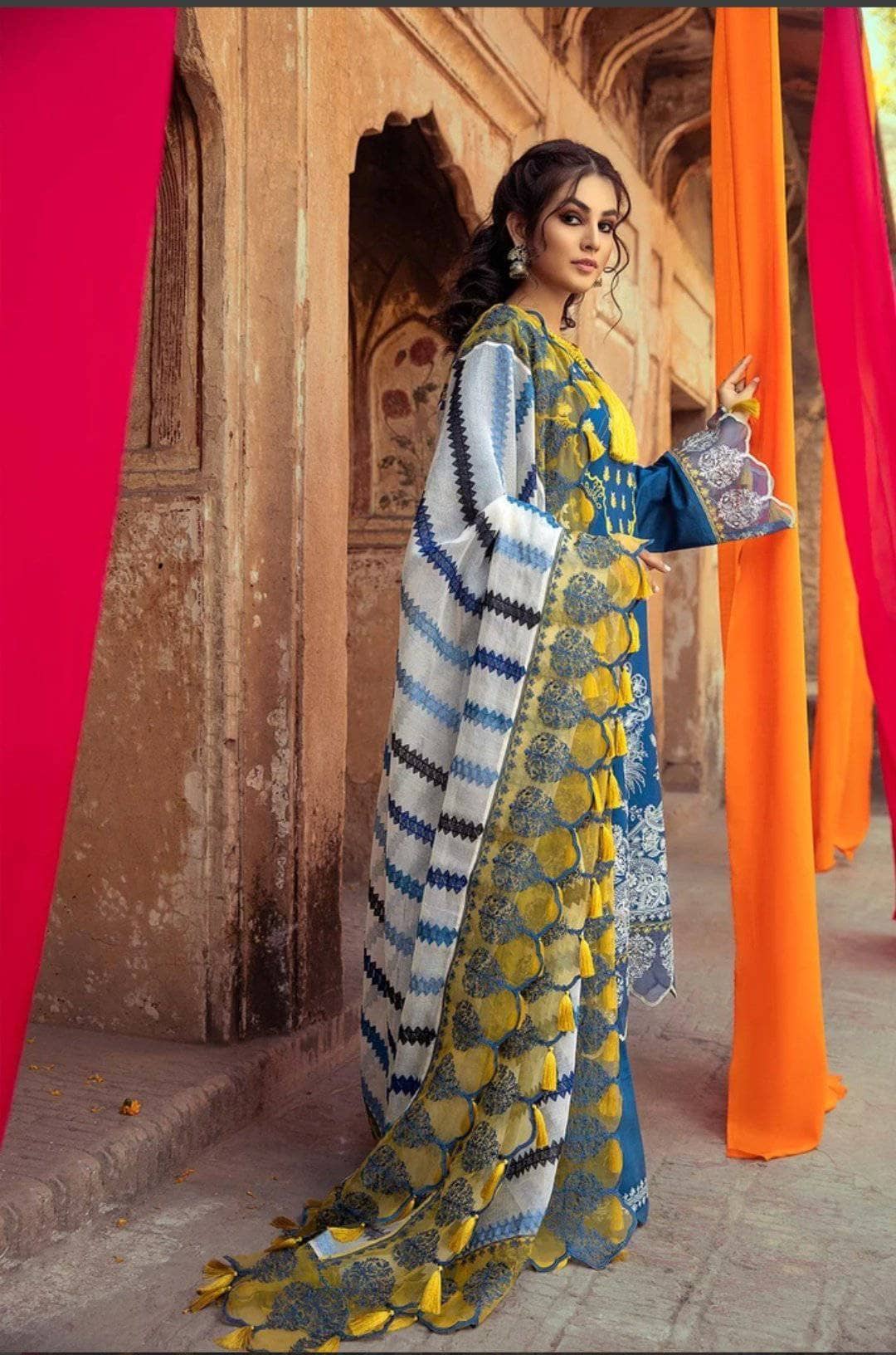 img_charizma_signature_lawn_2021_awwal_boutique