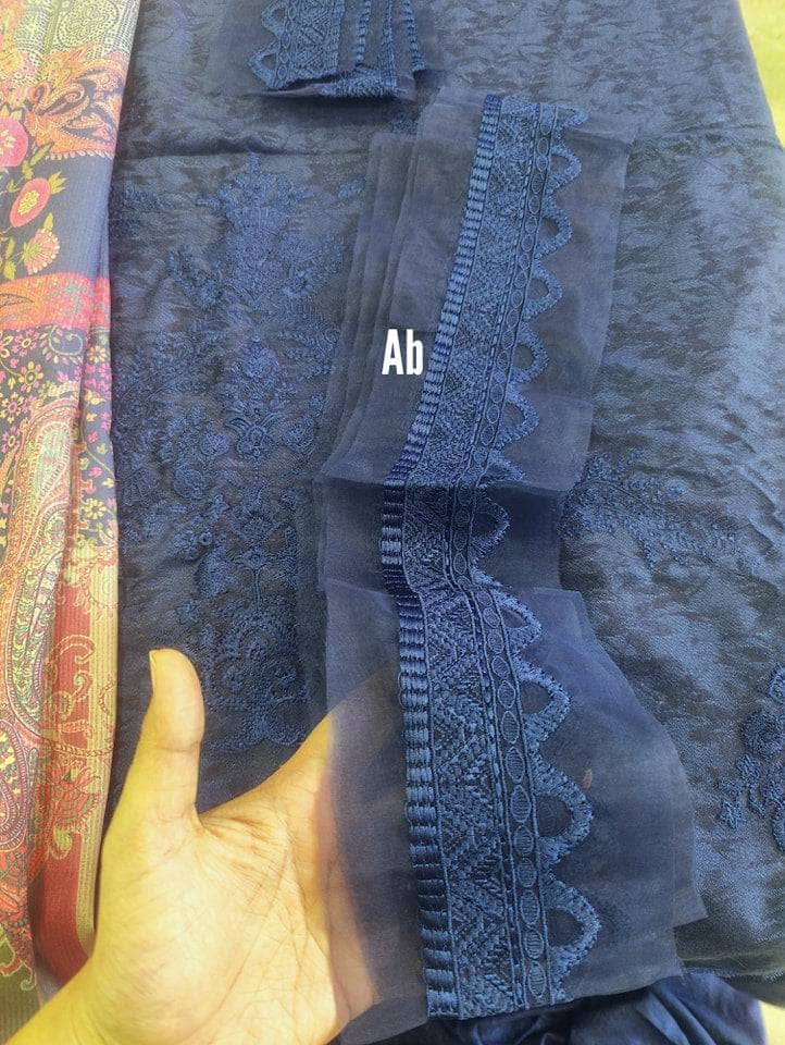 img_open_pic_charizma_winter_22_awwal_boutique