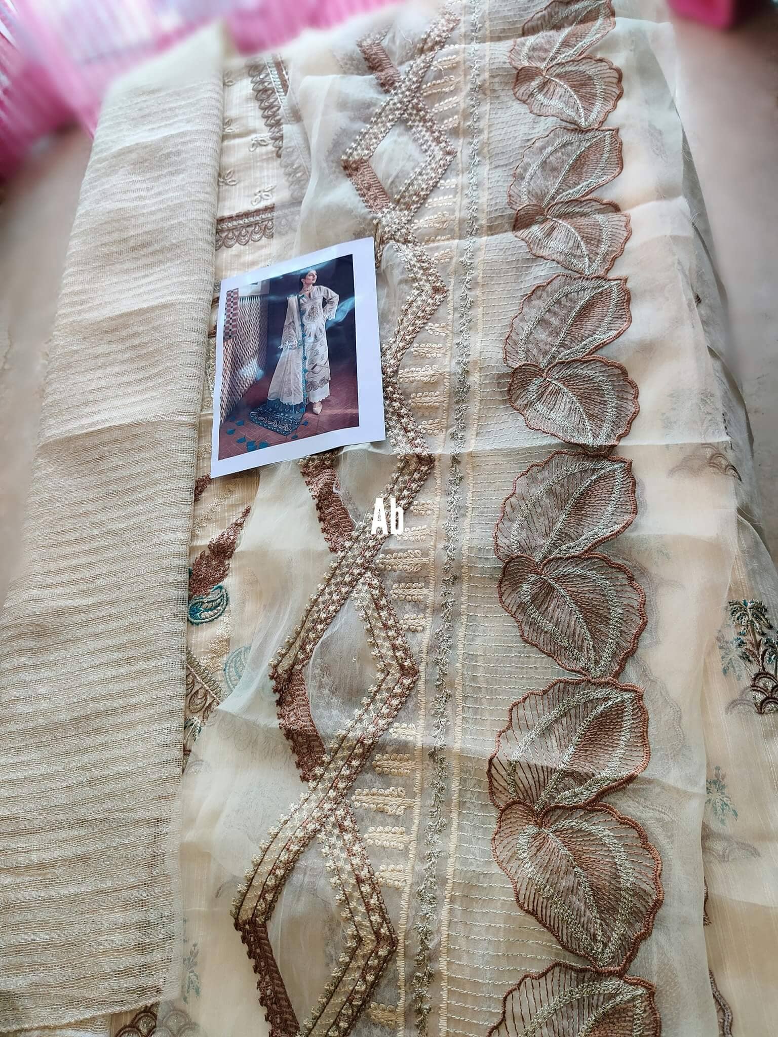 img_open_pics_charizma_festive_lawn_awwal_boutique