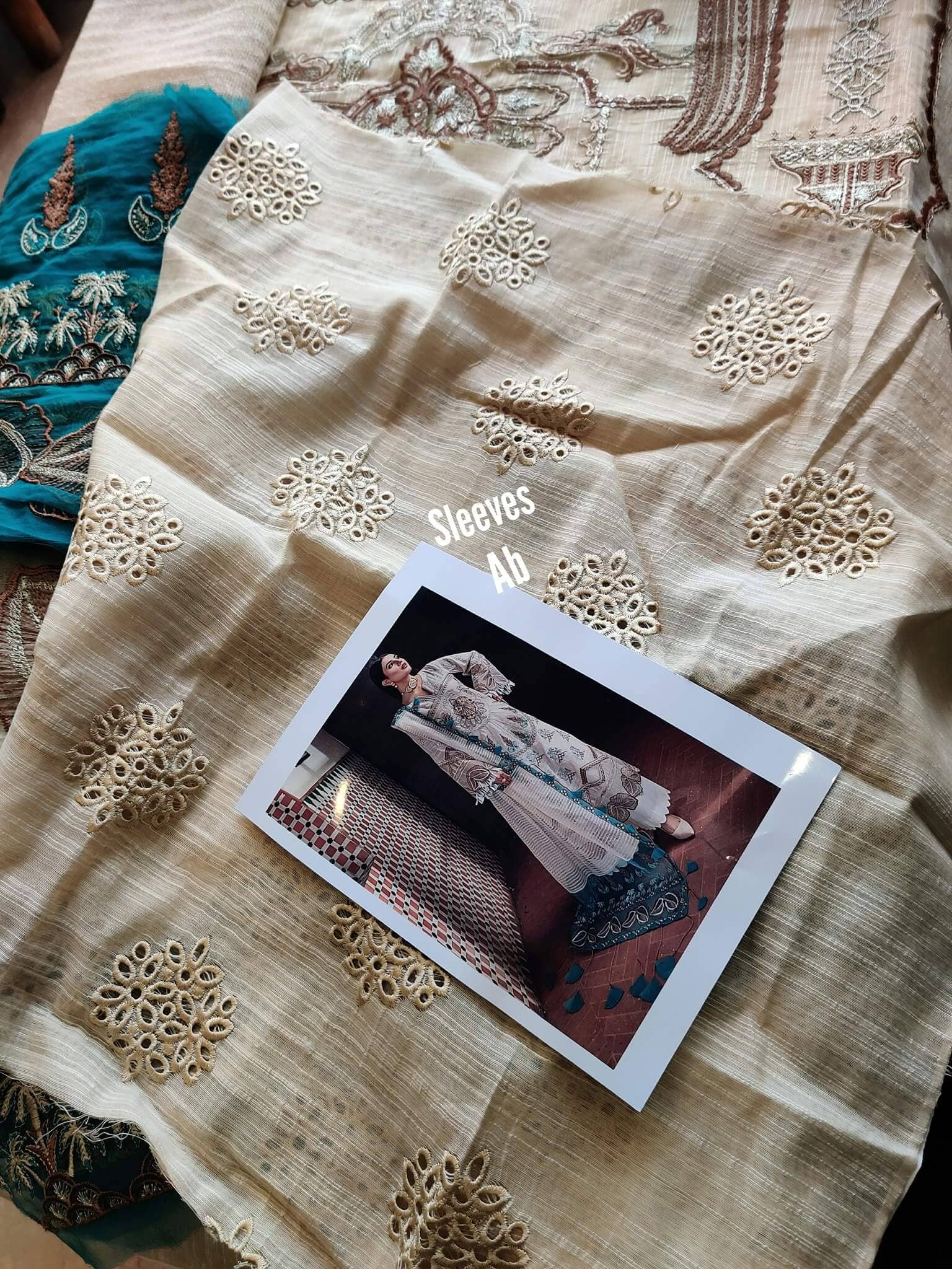 img_open_pics_charizma_festive_lawn_awwal_boutique