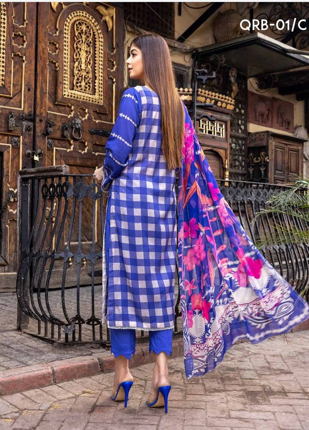 img_charizma_Qaus_lawn_awwal_boutique