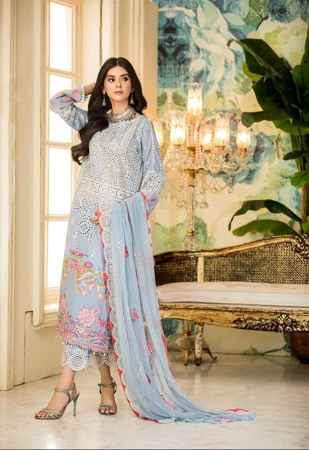 img_charizma_festive_signature_lawn_collection_2020_awwal_boutique