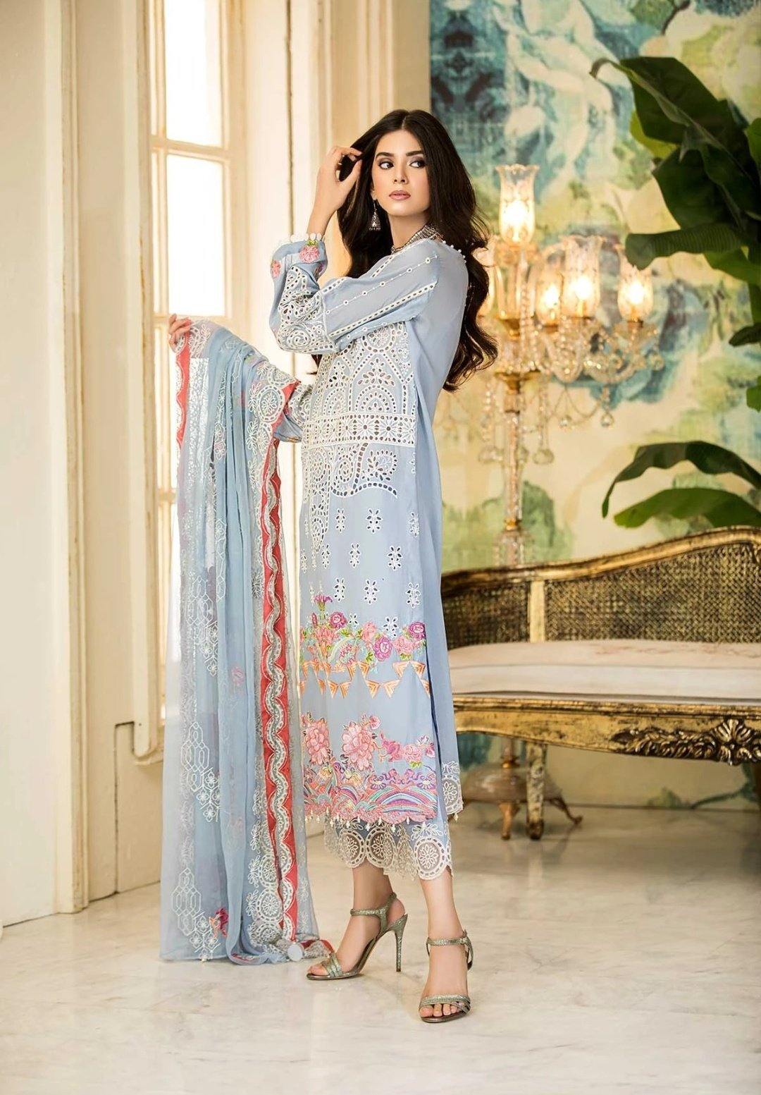 img_charizma_festive_signature_lawn_collection_2020_awwal_boutique