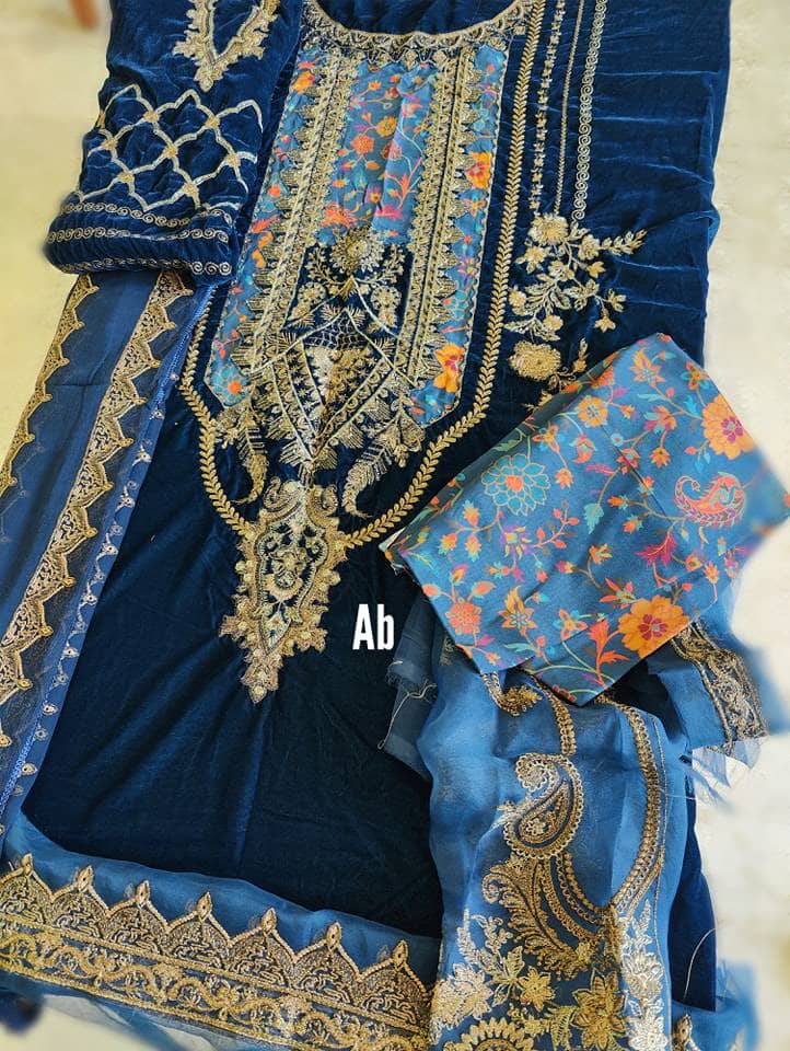 img_charizma_velvet_awwal_boutique