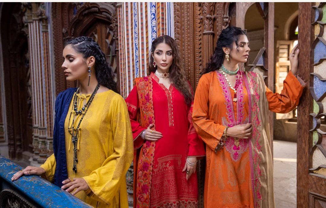 img_charizma_signature_leather_jacquard_woolen_shawl_awwal_boutique