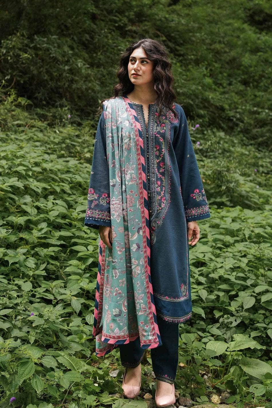 Img_coco_by_zara_shahjahan_winter_22_awwal_boutique