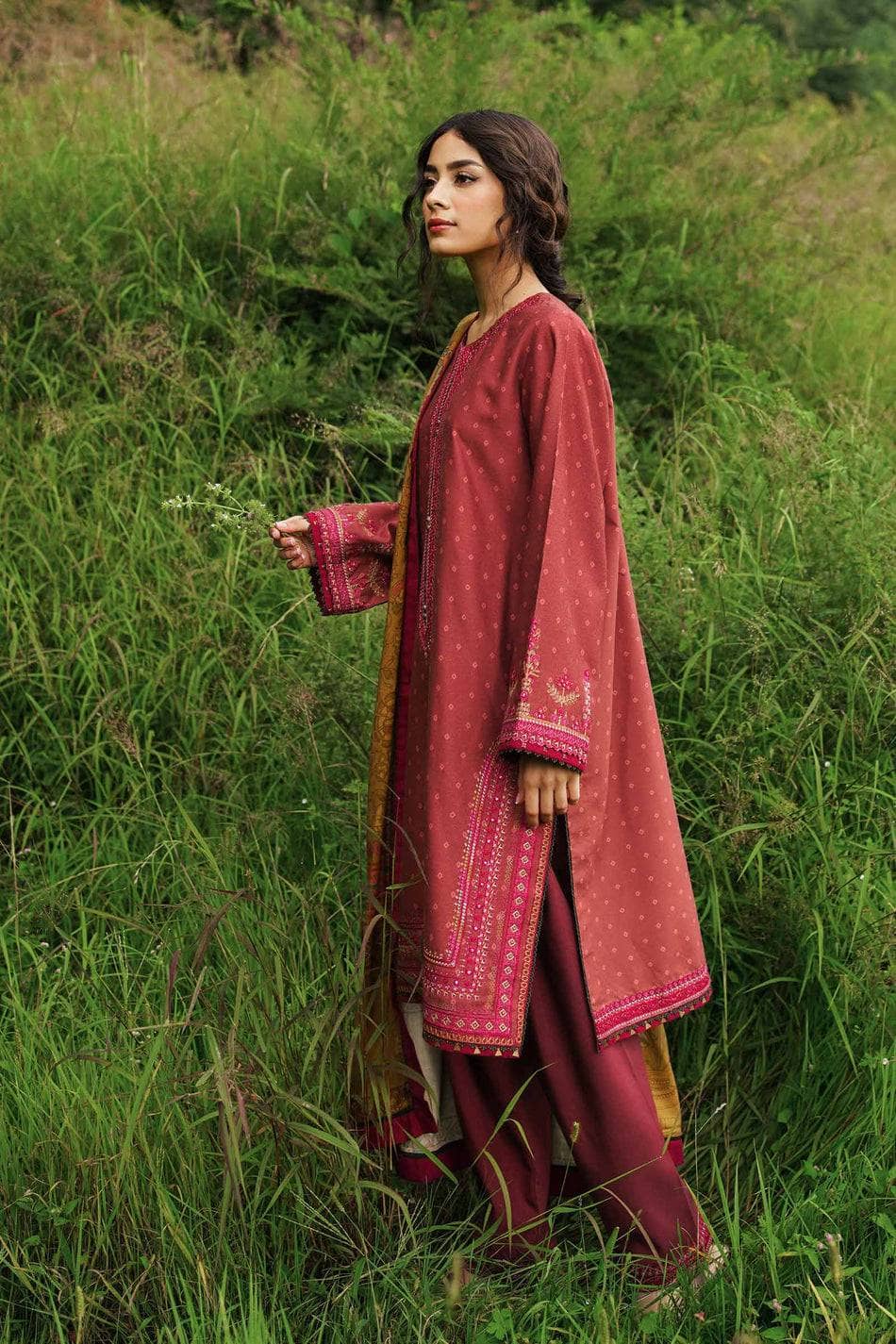 Img_coco_by_zara_shahjahan_winter_22_awwal_boutique