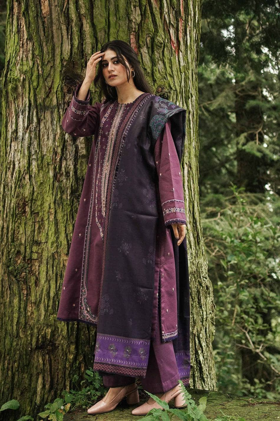 Img_coco_by_zara_shahjahan_winter_22_awwal_boutique
