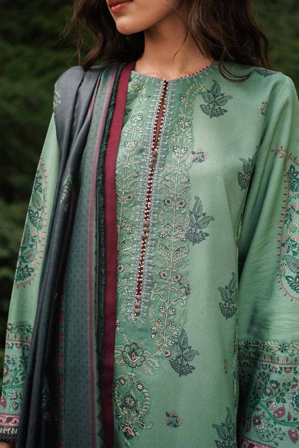 Img_coco_by_zara_shahjahan_winter_22_awwal_boutique